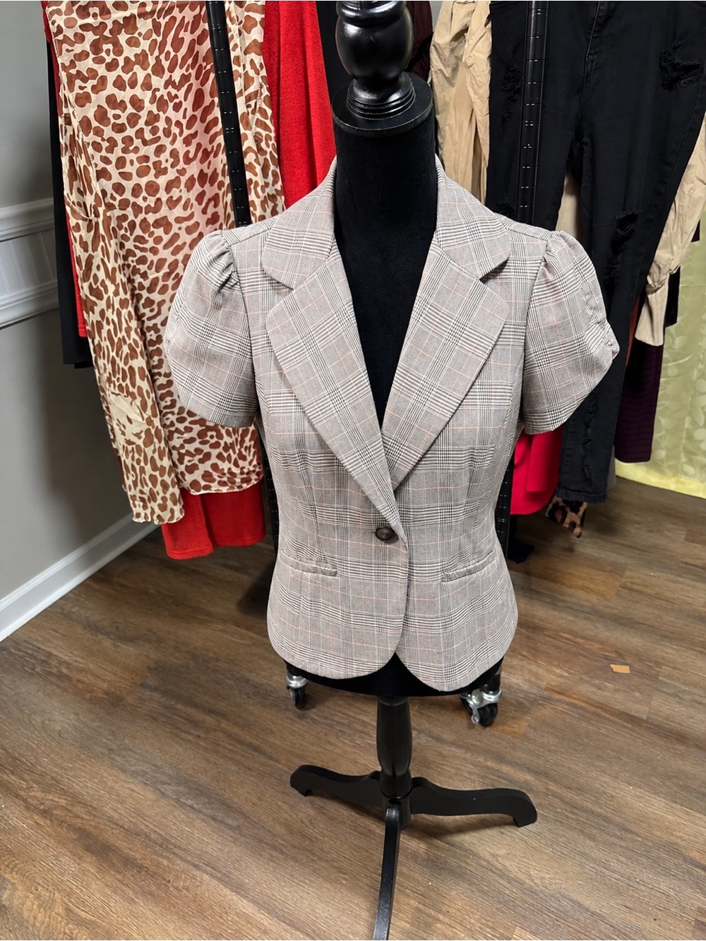 A. Byer Tan Plaid Short-Sleeve Tailored Blazer